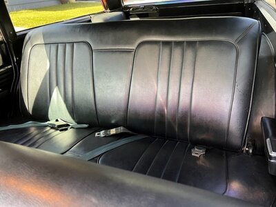 68 wgn rear seat.jpg