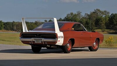 000 hemi 01.jpg