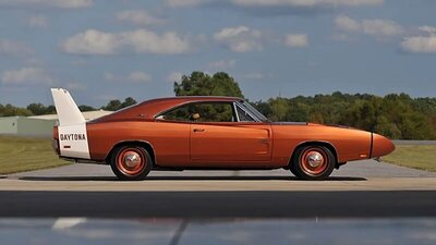 000 hemi 02.jpg