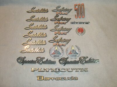 EMBLEMS current pictures 002 (Small).JPG EMBLEMS current pictures 002 (Small).JPG