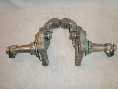 Spindles Shields Mounts Bolts 023 (Small).JPG