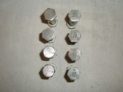 Spindles Shields Mounts Bolts 026 (Small).JPG Spindles Shields Mounts Bolts 026 (Small).JPG