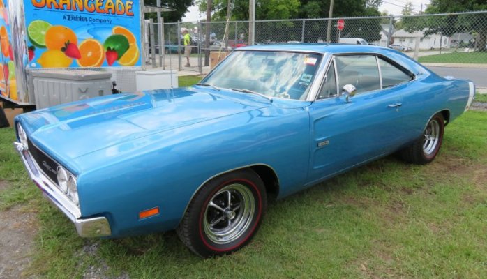 000 69 Charger 500 Hemi 1.jpg