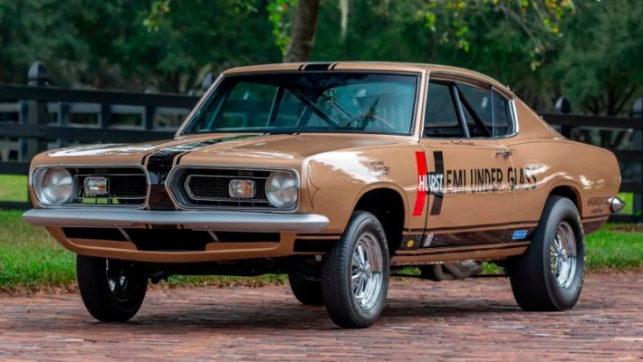 000 Hemi under 1.jpg