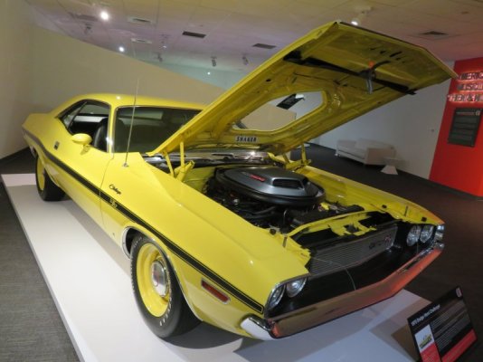 000 70 Hemi Challenger RT 4.jpg