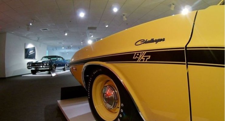 000 70 Hemi Challenger RT 3.jpg