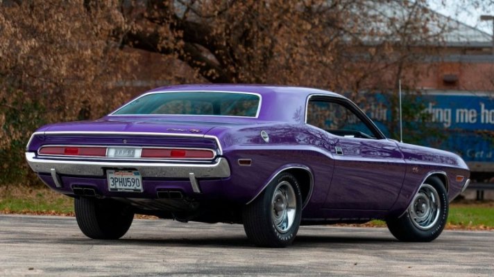 00 70 Hemi Challenger RT 14.jpg