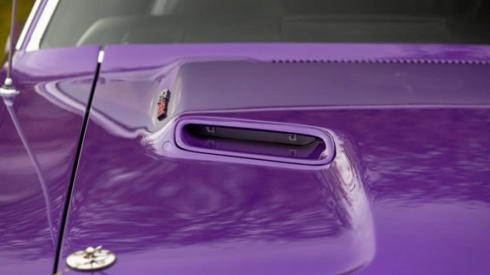 00 70 Hemi Challenger RT 8.jpg