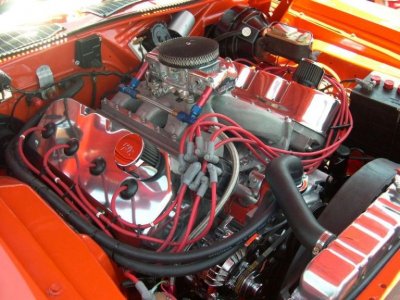 L-Plymouth-Cuda-Hemi-1971-Engine[1].jpg