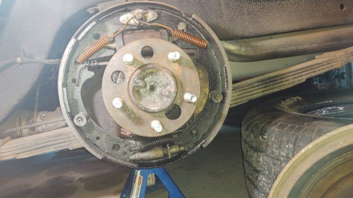 existing rear brakes left side.jpg existing rear brakes left side.jpg