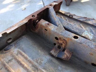 Trunk pan 005 (Large).jpg Trunk pan 005 (Large).jpg