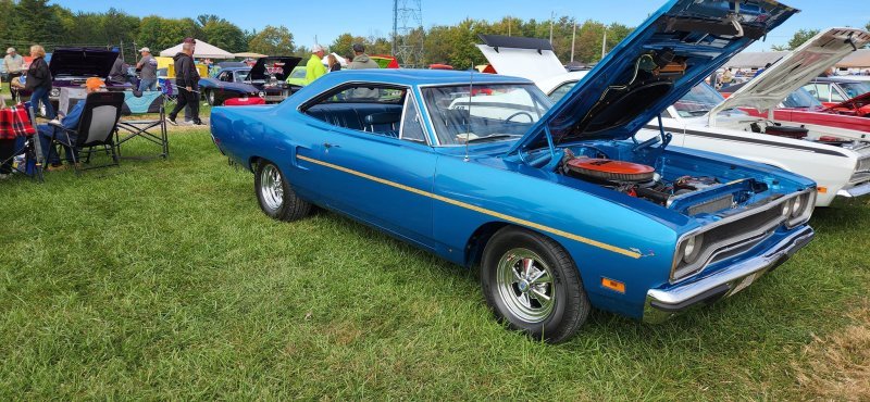 000 Hemi Runner 1.jpg