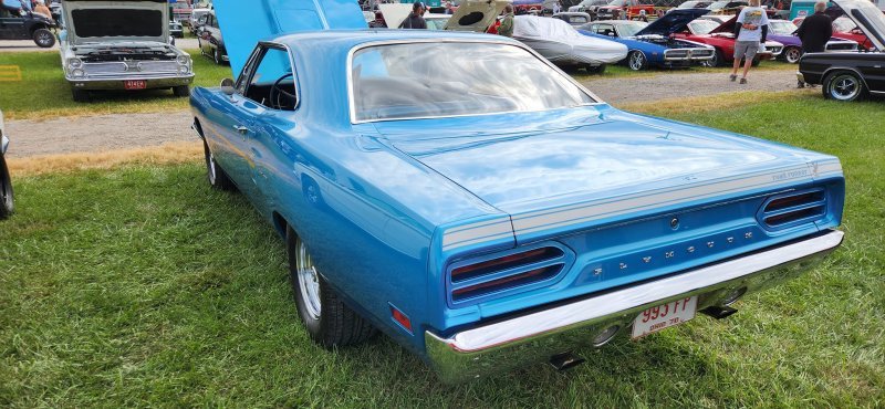 000 Hemi Runner 2.jpg