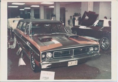 66 Coronet Wagon (11).jpg