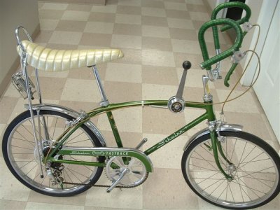 Schwinn Stingray green Ram Horn handel bar.jpg