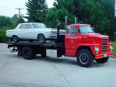 1965-Dodge-Coronet-With-Hauler.jpg