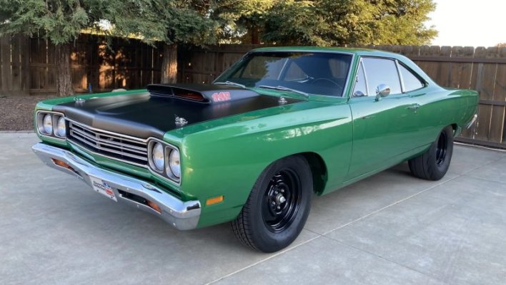 892 69 Road Runner A12 440+6 4-Sp (1).jpg