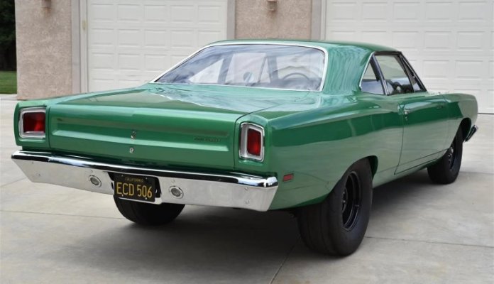 892 69 Road Runner A12 440+6 4-Sp (2).jpg