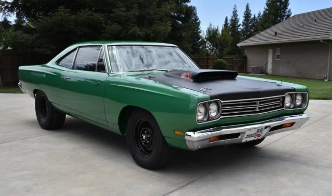 892 69 Road Runner A12 440+6 4-Sp (3).jpg