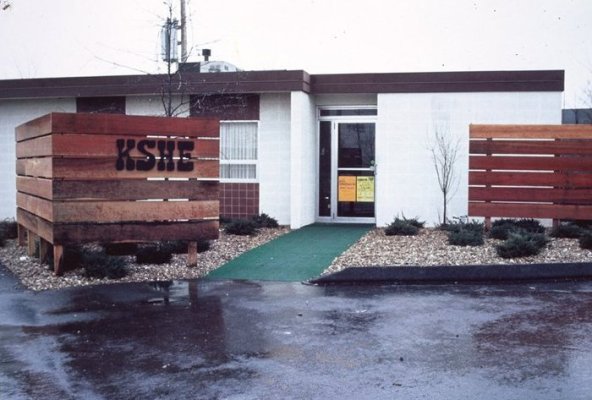 KSHE-Studio-Crestwood.jpg
