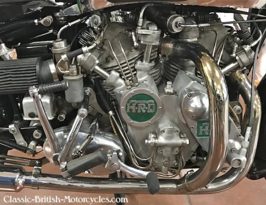 39Vincent-Rapide-engine-R.jpg