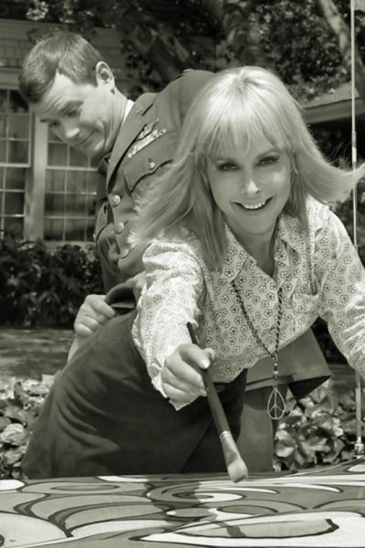 Barbara Eden & Larry Hagman.jpg