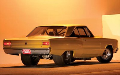 ccrp_0606_02_z+1967_dodge_coronet+rear_view.jpg