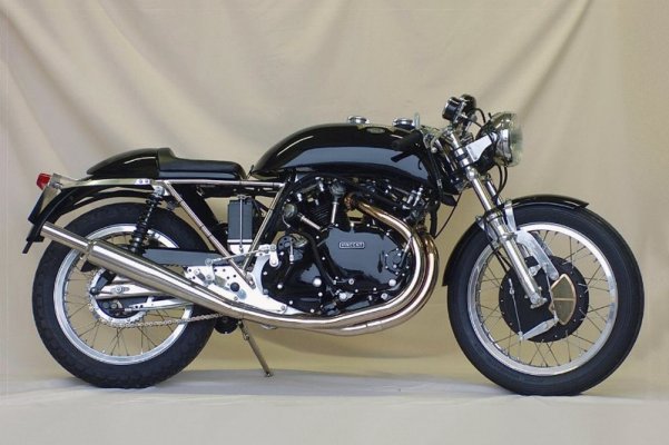 egli-vincent-godet-1330-cafe-racer.jpg