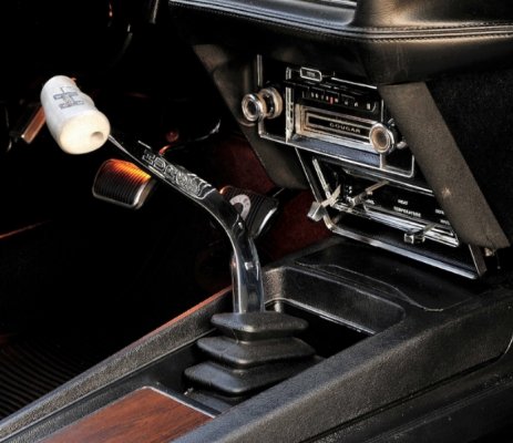 ry-cougar-eliminator-interior-hurst-shifter-detail.jpg