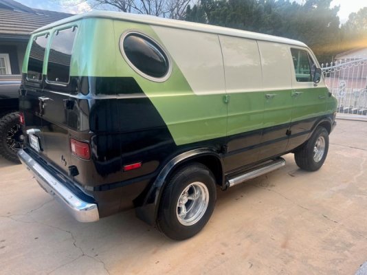 770 '73 Dodge tradesman b100 shorty van 5.jpg