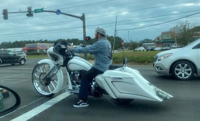 Big white motorcycle (2).jpg