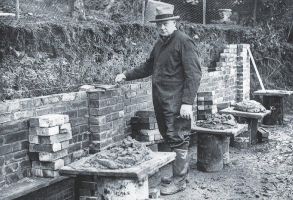 Winston Churchill 1928 A.png