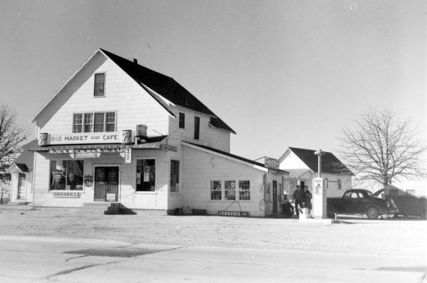 Route 66 - D & D Market, Cafe & Gas Station in Buckhorn, MO c.jpg