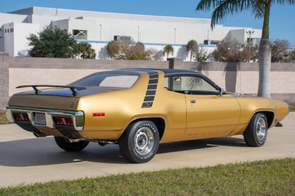 1971-plymouth-road-runner-8.jpg