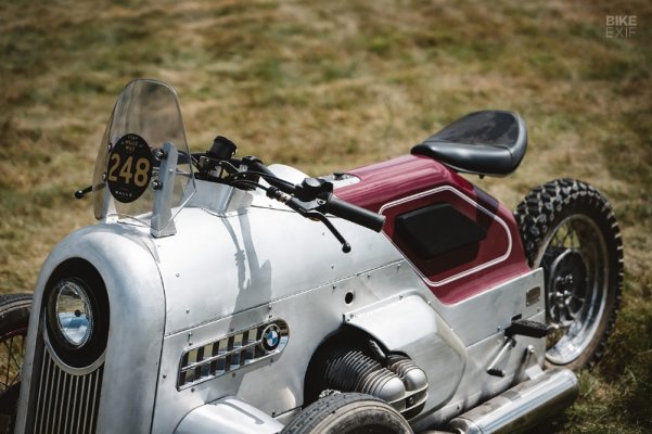 classic-bmw-3-wheeled-motorcycle-4.jpg
