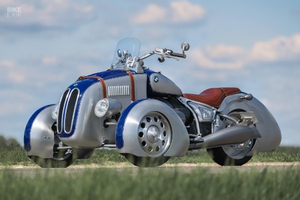 bmw-3-wheel-motorcycle.jpg