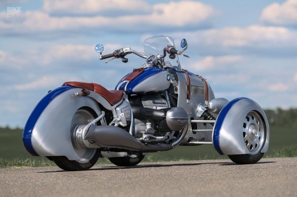 bmw-3-wheel-motorcycle-2.jpg