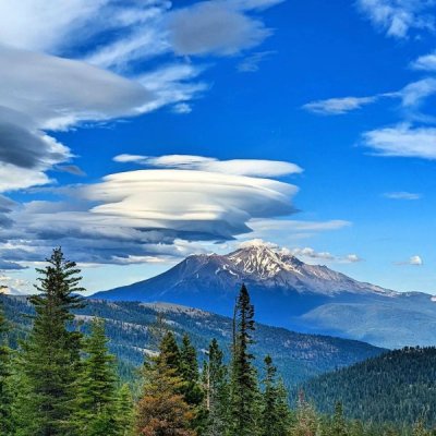 Lenticular cloud formation over Mount Shasta.jpg