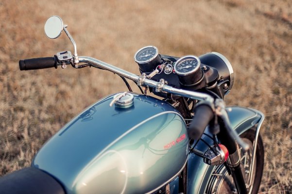 moto-guzzi-oldtimer-2.jpg