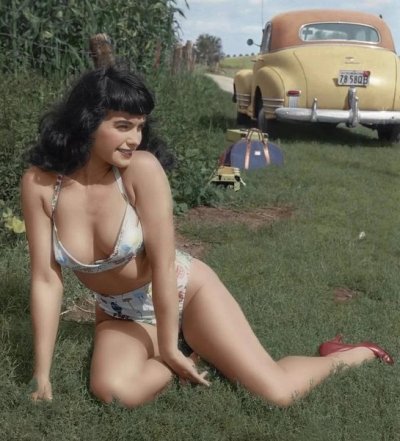 Bettie-Page-1950s 1.jpg