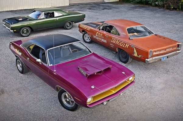 000-WEB-LEAD-mopar-road-runner-hemi-a12-v8.jpg