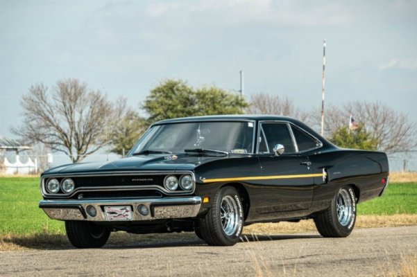 1970_plymouth_road-runner_DSC6262-1.jpg