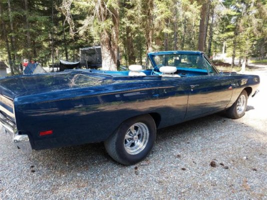 22177149-1969-plymouth-road-runner-std-696x522.jpg