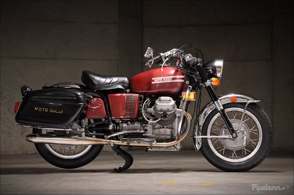 30_05_2011_moto_guzzi_850_gt_01.jpg