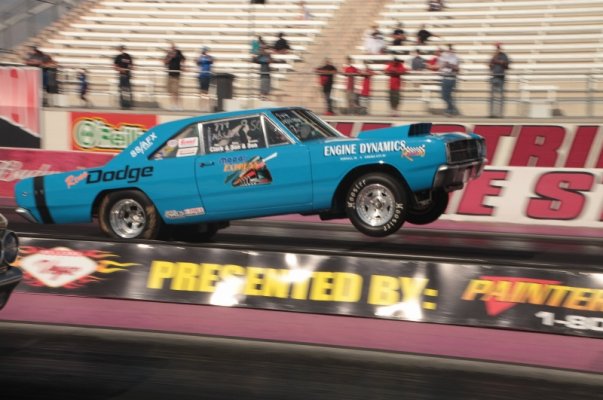 mopars-strip-2016-mats-drag-racing-wheelies-18.jpg