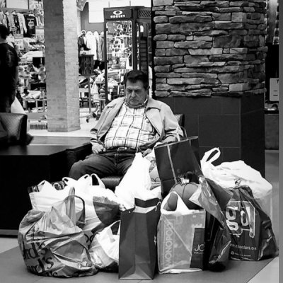 eMenStuckWaitingattheMall-MiserableMan.jpg.pro-cmg.jpg