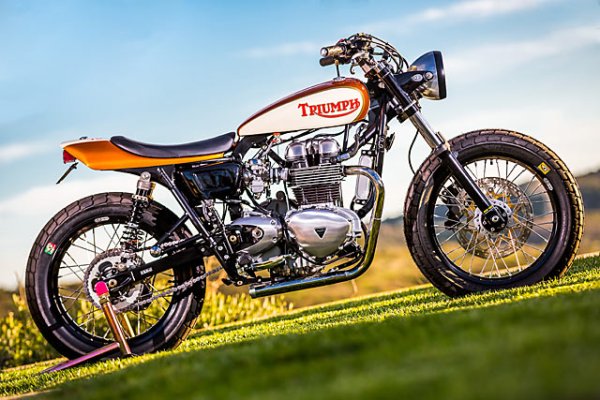 iumph_Tracker_Thruxton_Pipeburn_Richard_pollock_10.jpg