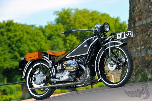 panda-moto_bmw_r1232.jpg