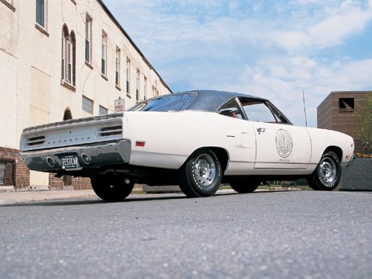 mopp_0202_06_z-1970_road_runner-backview.jpg