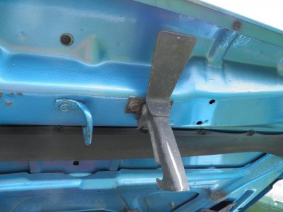 1_STL_hood_Latch_750.jpg